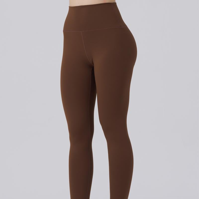 Elevate Your Activewear: Golden Zipper Women's Sporty Jacket with Gardenia Scent and 25'' Inseam Leggings Featuring Thumbholes